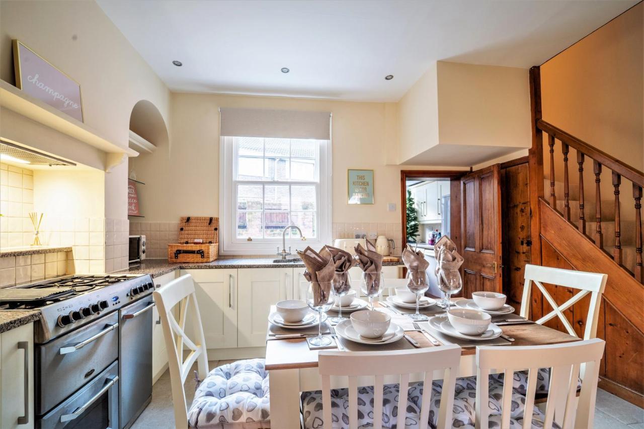 The Cottage In Chester, Sleeps 6 With Free Parking Zewnętrze zdjęcie