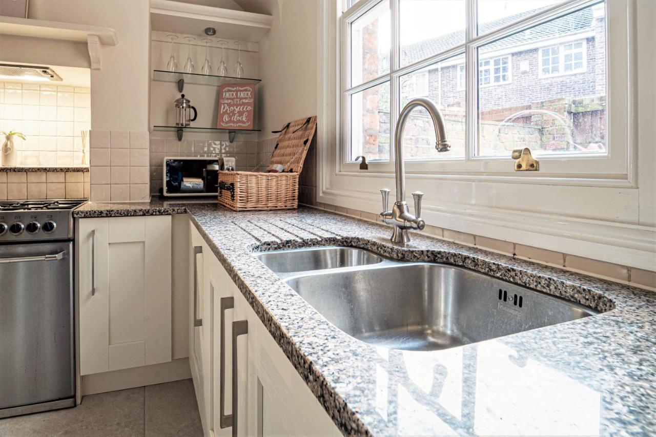 The Cottage In Chester, Sleeps 6 With Free Parking Zewnętrze zdjęcie